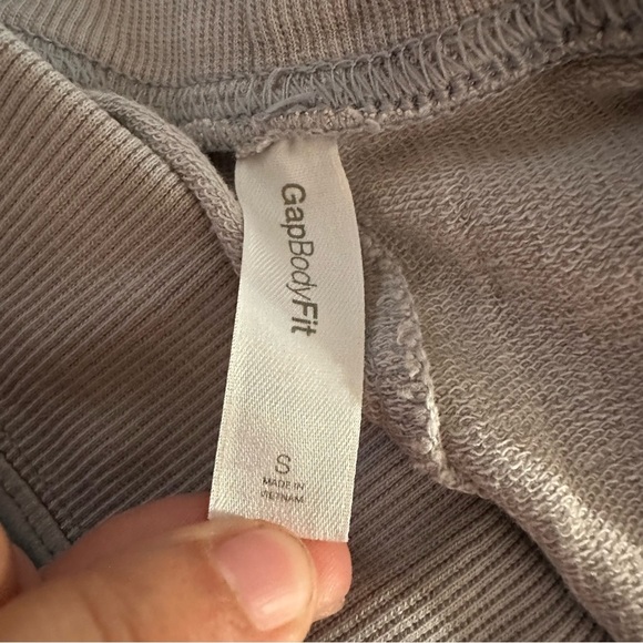 Gap Body Fit Light Gray Caro Capri Joggers Sweats Size Small - Picture 7 of 7